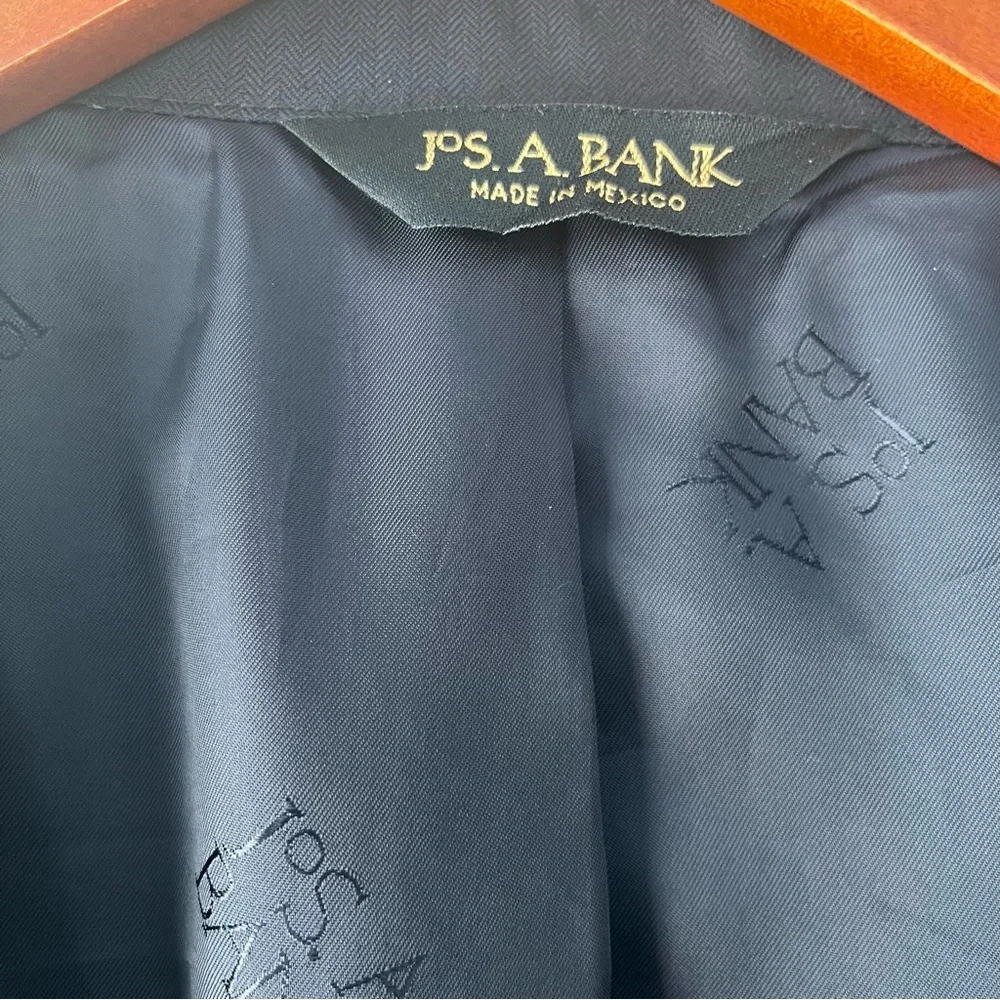 43L Jos A Bank signature gold Mens 2 Button 100% Pure Wool Sport Coat Navy